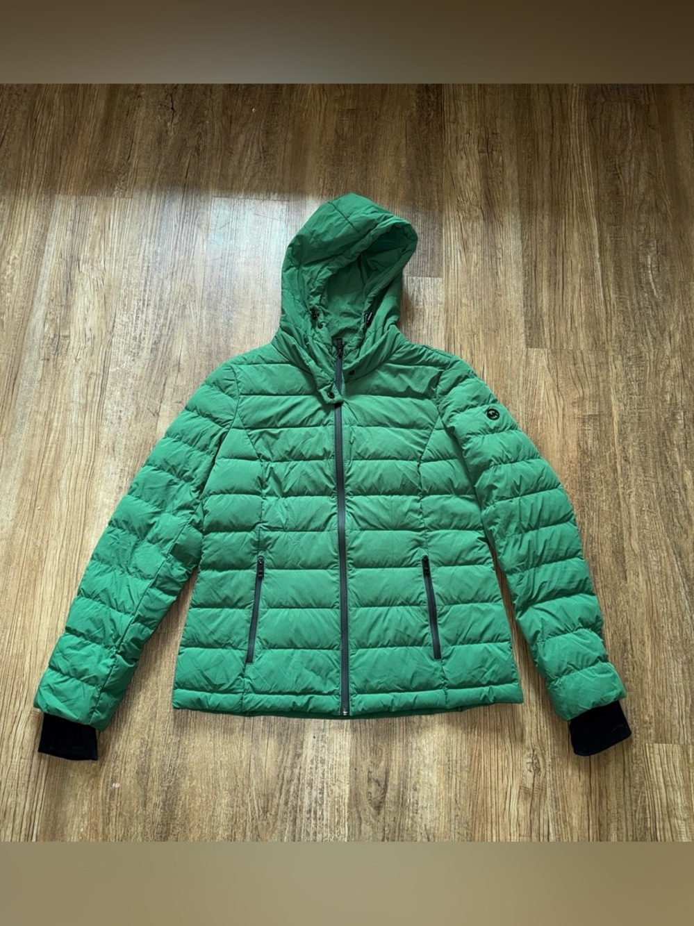 Michael kors Lightweight Green Hooded Puffer Jacket with premium insulation SZ M